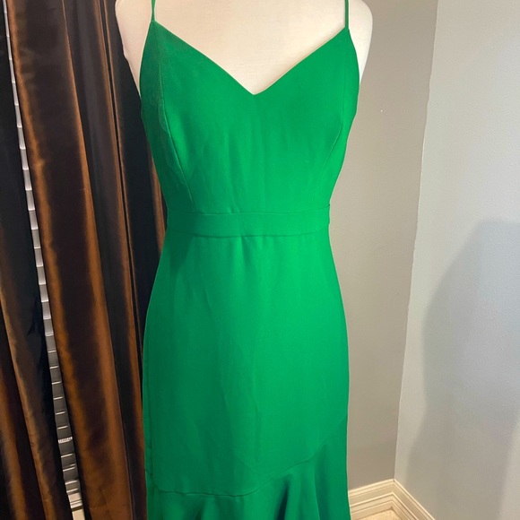 Banana Republic Dresses & Skirts - Banana Republic Kelly Green Sleeveless MIDI Flounce Hem Sheath Dress